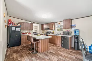 124 Twin Lakes Ln, Bastrop, TX 78602 - Photo 6