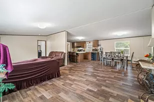 124 Twin Lakes Ln, Bastrop, TX 78602 - Photo 4