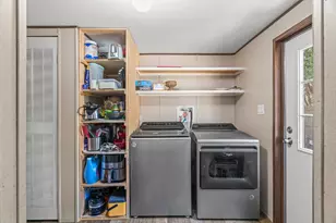 124 Twin Lakes Ln, Bastrop, TX 78602 - Photo 16