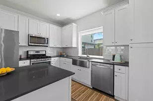 1112 Linden St, Austin, TX 78702 - Photo 10