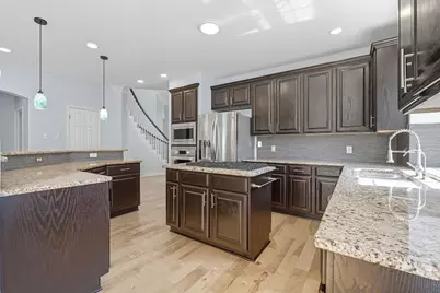 10033 Scull Creek Drive, Austin, TX 78730 - Photo 18