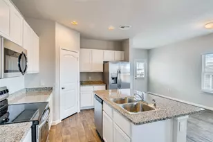 121 Freedom Park Ave, Liberty Hill, TX 78642 - Photo 8