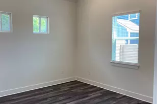 6901 Carver Ave, Austin, TX 78752 - Photo 10
