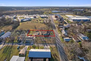 503 W Alamo St, Elgin, TX 78621 - Photo 2