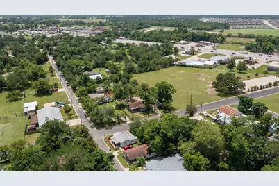 503 W Alamo Street, Elgin, TX 78621 - Photo 4