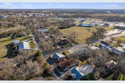 503 W Alamo Street, Elgin, TX 78621 - Photo 6