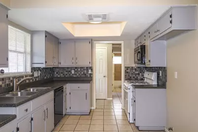 308 Golden Oaks Drive, Georgetown, TX 78628 - Photo 4