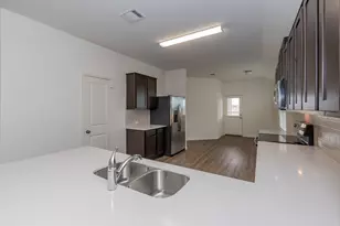 509 Greatest Gift Wy, Jarrell, TX 76537 - Photo 6