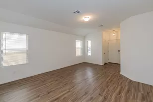 509 Greatest Gift Wy, Jarrell, TX 76537 - Photo 4
