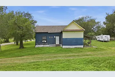 148 Brenham Street, McDade, TX 78650 - Photo 10