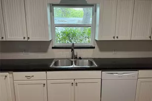 1005 Hazelton St, San Marcos, TX 78666 - Photo 2