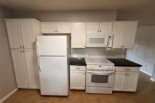 1005 Hazelton St, San Marcos, TX 78666 - Photo 6