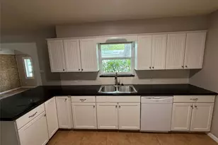1005 Hazelton St, San Marcos, TX 78666 - Photo 2
