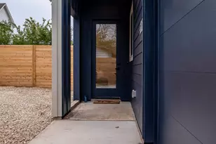 4513 S 3rd St, Austin, TX 78745 - Photo 4