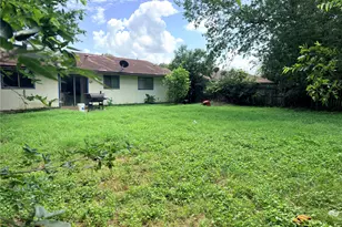 2512 E Stassney Ln, Austin, TX 78744 - Photo 2