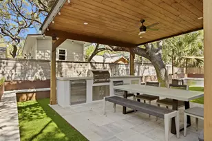 1600 W 39th 1/2 St, Austin, TX 78756 - Photo 2