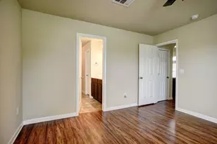 410 S Hunting Lodge Ln, Bastrop, TX 78602 - Photo 16