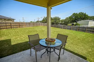 410 S Hunting Lodge Ln, Bastrop, TX 78602 - Photo 28