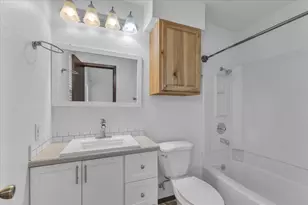 8713 Pineridge Dr, Austin, TX 78729 - Photo 10