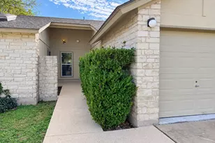 8713 Pineridge Dr, Austin, TX 78729 - Photo 20