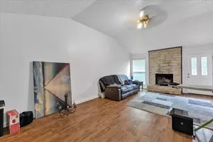 8713 Pineridge Dr, Austin, TX 78729 - Photo 24