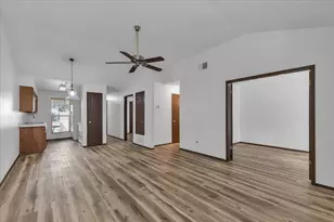 8713 Pineridge Dr, Austin, TX 78729 - Photo 14