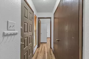8713 Pineridge Dr, Austin, TX 78729 - Photo 4