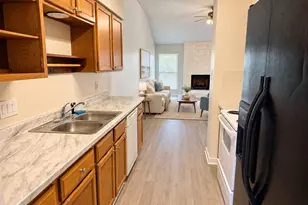 8713 Pineridge Dr, Austin, TX 78729 - Photo 22