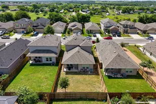 218 Harvest Crk Dr, Uhland, TX 78640 - Photo 4