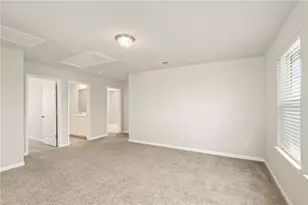 136 Tucana St, Georgetown, TX 78628 - Photo 4