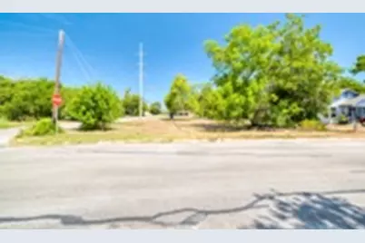 1003 Fifth Street, Lockhart, TX 78644 - Photo 4