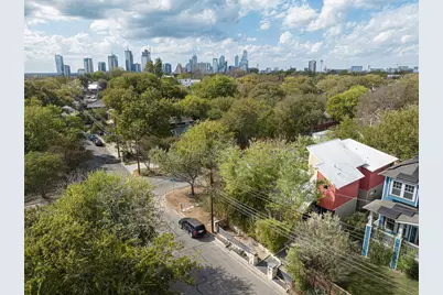 2302 E 9th Street, Austin, TX 78702 - Photo 4