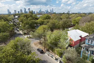 2302 E 9th St, Austin, TX 78702 - Photo 4