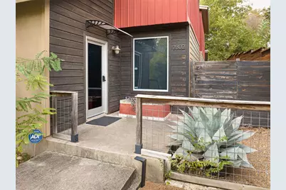 2302 E 9th Street, Austin, TX 78702 - Photo 2