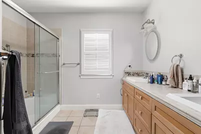 811 E 46th Street, Austin, TX 78751 - Photo 18