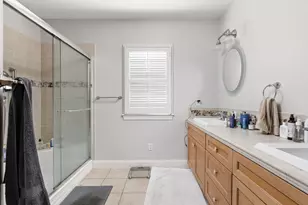 811 E 46th St, Austin, TX 78751 - Photo 18