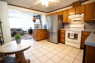 212 Bluebonnet Ln, Liberty Hill, TX 78642 - Photo 10