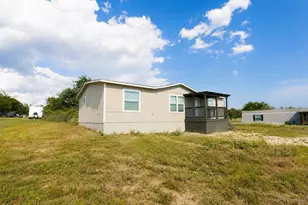 126 Esperanza Dr, Bastrop, TX 78602 - Photo 4