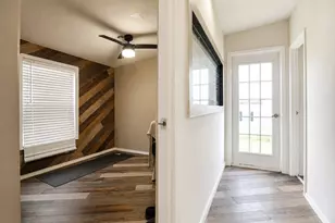 126 Esperanza Dr, Bastrop, TX 78602 - Photo 10