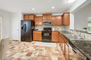 606 Creston St, Hutto, TX 78634 - Photo 14