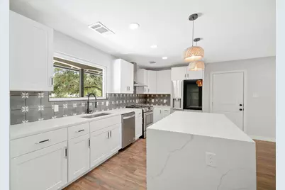 6810 Bryn Mawr Drive, Austin, TX 78723 - Photo 6