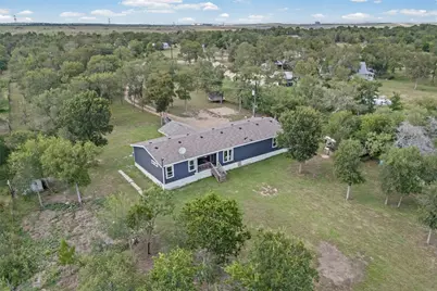 685 Thousand Oaks Drive, Cedar Creek, TX 78612 - Photo 2