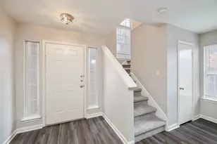 1917 White Oak Cir, Round Rock, TX 78681 - Photo 2