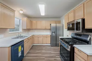 1917 White Oak Cir, Round Rock, TX 78681 - Photo 6