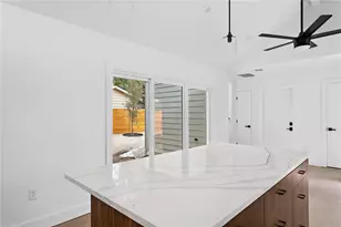 2813 Prado St, Austin, TX 78702 - Photo 2