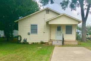 406 N Broadway St, Caldwell, TX 77836 - Photo 1