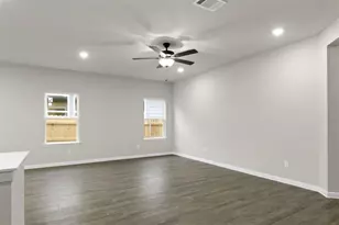 116 Outlaw Dr, Jarrell, TX 76537 - Photo 4