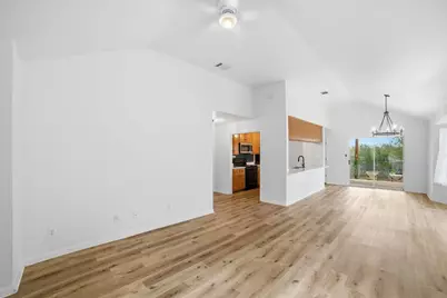 104 S Mockingbird Circle, Cedar Creek, TX 78612 - Photo 4