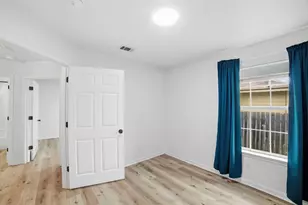 104 S Mockingbird Cir, Cedar Creek, TX 78612 - Photo 20