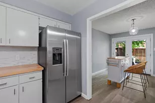 2008 Voltaire Dr, Austin, TX 78752 - Photo 16